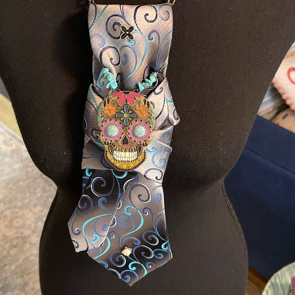 Restyled Women’s Tie with Turquoise Bedazzled Skull Necklace